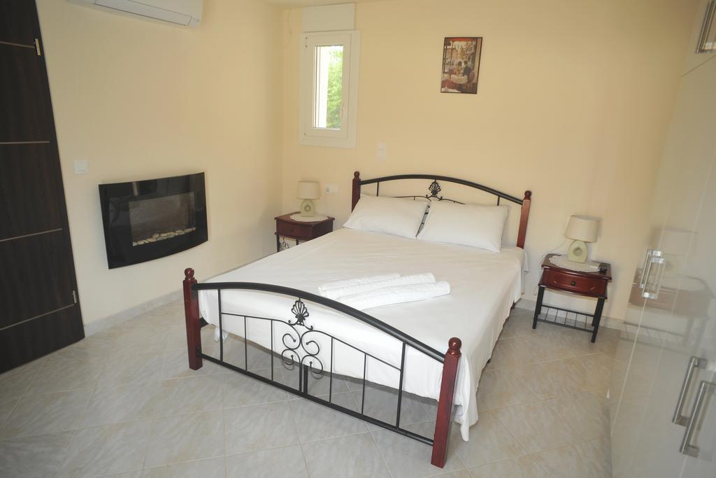Villa Poulades جوفيا الغرفة الصورة