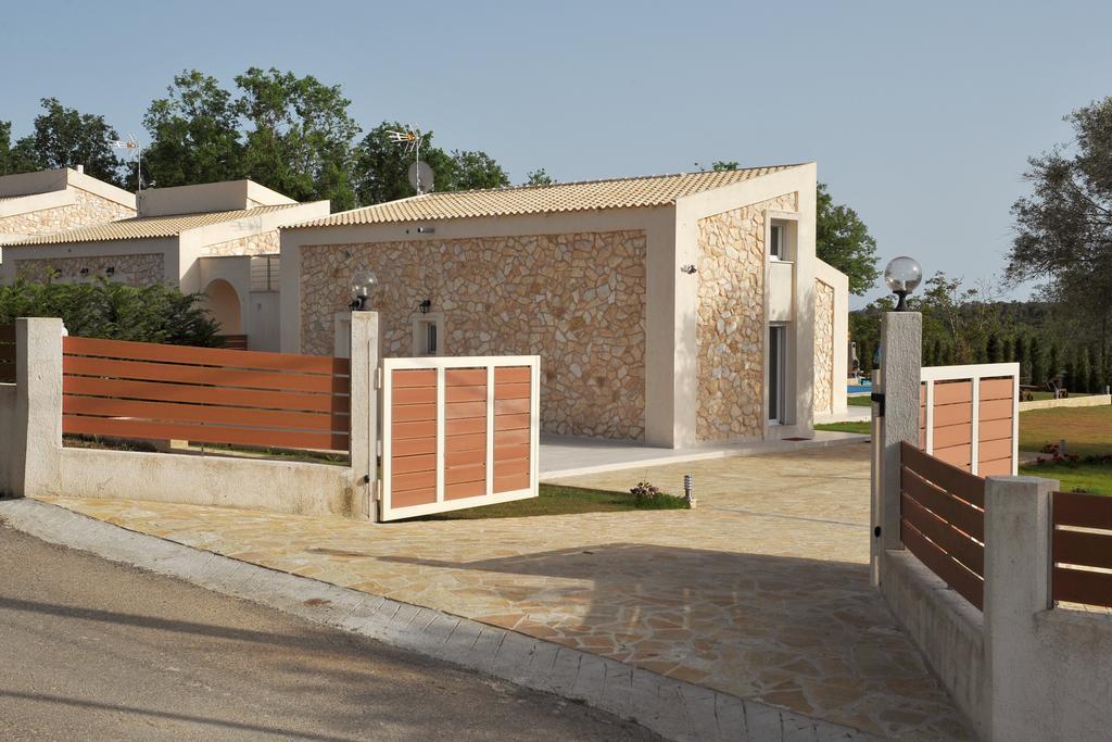 Villa Poulades جوفيا الغرفة الصورة